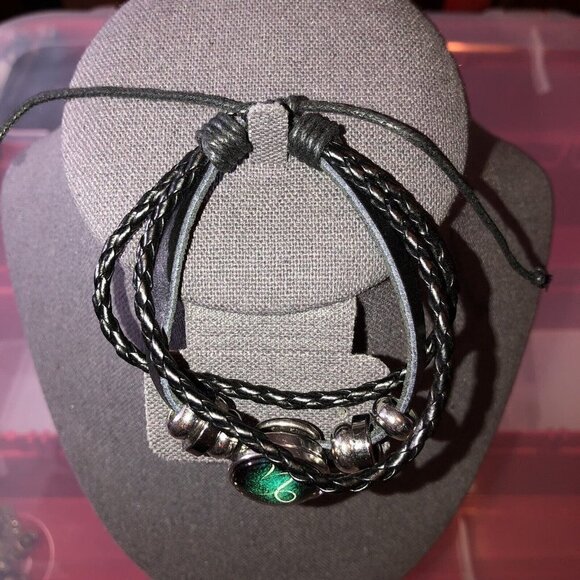 CAPRICORN Charm Bracelet Luminous Glow In The Dark Fashion Bracelet - Picture 4 of 7